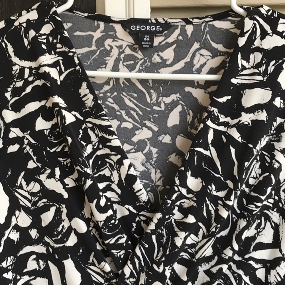 Two Matching Pieces, Two Different Sizes! - image 6